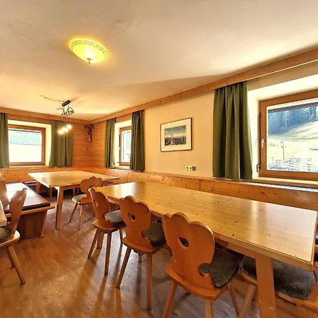 Gaugg By Interhome 度假居 皮茨河谷圣莱昂哈德